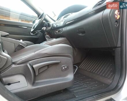 Серый Рено Гранд Сценик, объемом двигателя 1.6 л и пробегом 239 тыс. км за 8700 $, фото 60 на Automoto.ua