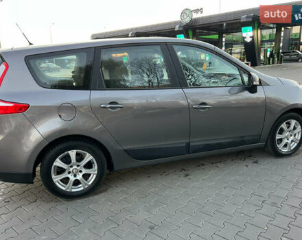 Серый Рено Гранд Сценик, объемом двигателя 1.6 л и пробегом 240 тыс. км за 7999 $, фото 39 на Automoto.ua