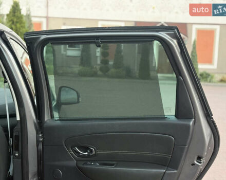 Серый Рено Гранд Сценик, объемом двигателя 2 л и пробегом 241 тыс. км за 10950 $, фото 46 на Automoto.ua