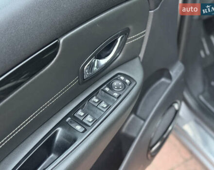 Серый Рено Гранд Сценик, объемом двигателя 2 л и пробегом 241 тыс. км за 10950 $, фото 48 на Automoto.ua