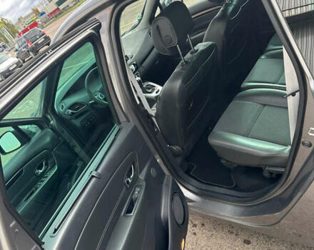 Серый Рено Гранд Сценик, объемом двигателя 1.6 л и пробегом 226 тыс. км за 8800 $, фото 9 на Automoto.ua