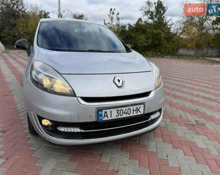 Серый Рено Гранд Сценик, объемом двигателя 2 л и пробегом 187 тыс. км за 8750 $, фото 4 на Automoto.ua
