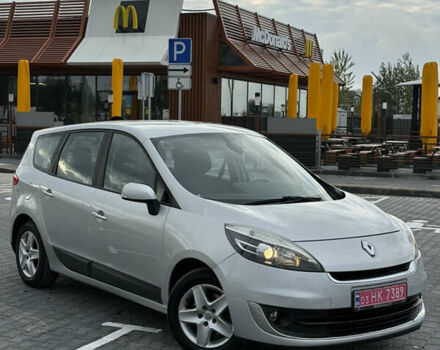 Сірий Рено Гранд Сценік, об'ємом двигуна 1.5 л та пробігом 203 тис. км за 8250 $, фото 1 на Automoto.ua