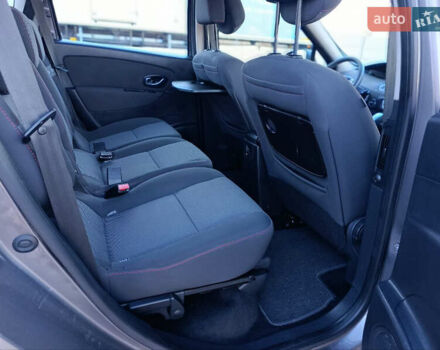 Серый Рено Гранд Сценик, объемом двигателя 1.5 л и пробегом 233 тыс. км за 9200 $, фото 26 на Automoto.ua