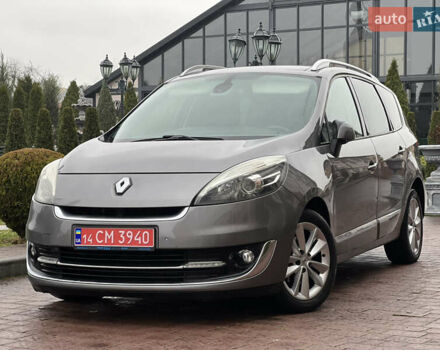 Серый Рено Гранд Сценик, объемом двигателя 1.6 л и пробегом 238 тыс. км за 9500 $, фото 11 на Automoto.ua