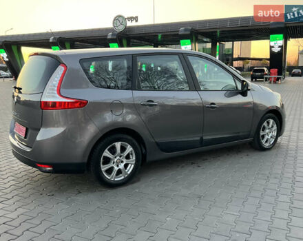 Серый Рено Гранд Сценик, объемом двигателя 1.6 л и пробегом 240 тыс. км за 7999 $, фото 17 на Automoto.ua