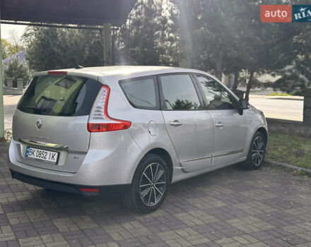 Серый Рено Гранд Сценик, объемом двигателя 1.6 л и пробегом 266 тыс. км за 7700 $, фото 15 на Automoto.ua