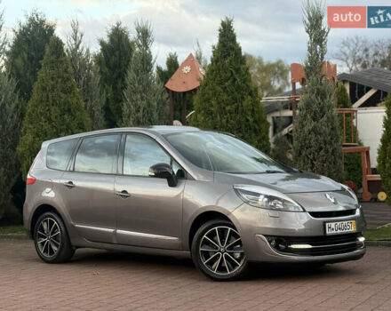 Серый Рено Гранд Сценик, объемом двигателя 2 л и пробегом 241 тыс. км за 10450 $, фото 1 на Automoto.ua