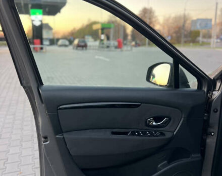 Сірий Рено Гранд Сценік, об'ємом двигуна 1.6 л та пробігом 238 тис. км за 8700 $, фото 32 на Automoto.ua