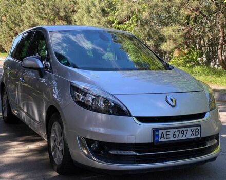 Серый Рено Гранд Сценик, объемом двигателя 1.5 л и пробегом 220 тыс. км за 7850 $, фото 5 на Automoto.ua