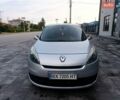 Серый Рено Гранд Сценик, объемом двигателя 1.5 л и пробегом 289 тыс. км за 7990 $, фото 1 на Automoto.ua