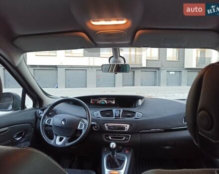 Серый Рено Гранд Сценик, объемом двигателя 1.6 л и пробегом 239 тыс. км за 8700 $, фото 49 на Automoto.ua