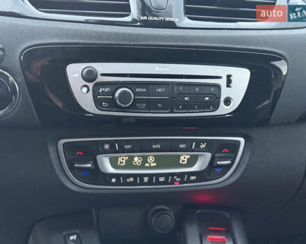 Серый Рено Гранд Сценик, объемом двигателя 2 л и пробегом 241 тыс. км за 10450 $, фото 56 на Automoto.ua