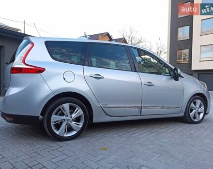 Серый Рено Гранд Сценик, объемом двигателя 1.6 л и пробегом 239 тыс. км за 8700 $, фото 41 на Automoto.ua