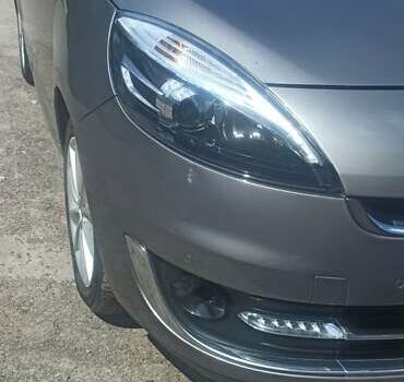 Сірий Рено Гранд Сценік, об'ємом двигуна 1.6 л та пробігом 237 тис. км за 7700 $, фото 6 на Automoto.ua