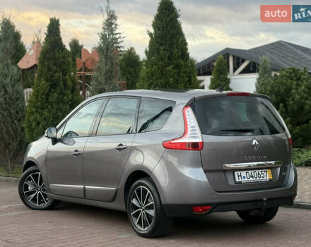 Серый Рено Гранд Сценик, объемом двигателя 2 л и пробегом 241 тыс. км за 10950 $, фото 27 на Automoto.ua