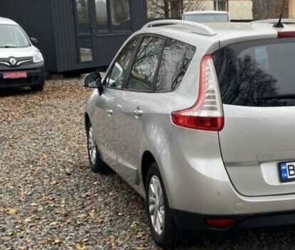 Серый Рено Гранд Сценик, объемом двигателя 1.5 л и пробегом 207 тыс. км за 9300 $, фото 2 на Automoto.ua