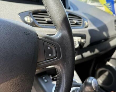 Серый Рено Гранд Сценик, объемом двигателя 1.6 л и пробегом 260 тыс. км за 9300 $, фото 21 на Automoto.ua