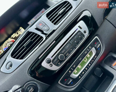 Сірий Рено Гранд Сценік, об'ємом двигуна 1.5 л та пробігом 225 тис. км за 10899 $, фото 39 на Automoto.ua