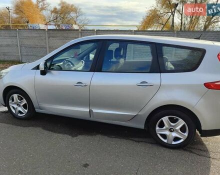 Рено Гранд Сценик 2013 в Черкассах на Automoto.ua Серый Рено Гранд Сценик, объемом двигателя 1.5 л и пробегом 254 тыс. км за 8650 $, фото 4 на Automoto.ua