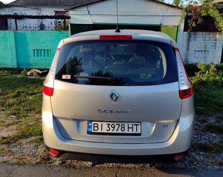 Серый Рено Гранд Сценик, объемом двигателя 1.5 л и пробегом 220 тыс. км за 9000 $, фото 5 на Automoto.ua