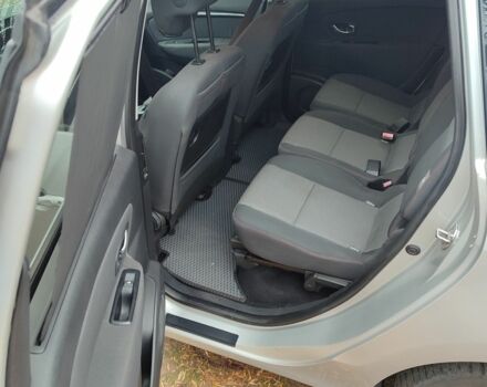 Сірий Рено Гранд Сценік, об'ємом двигуна 1.6 л та пробігом 212 тис. км за 10000 $, фото 9 на Automoto.ua