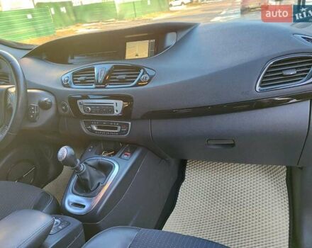 Серый Рено Гранд Сценик, объемом двигателя 1.6 л и пробегом 150 тыс. км за 10000 $, фото 3 на Automoto.ua