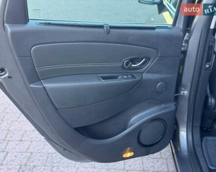 Рено Гранд Сценик 2013 в Стрые на Automoto.ua Серый Рено Гранд Сценик, объемом двигателя 1.6 л и пробегом 229 тыс. км за 9750 $, фото 46 на Automoto.ua