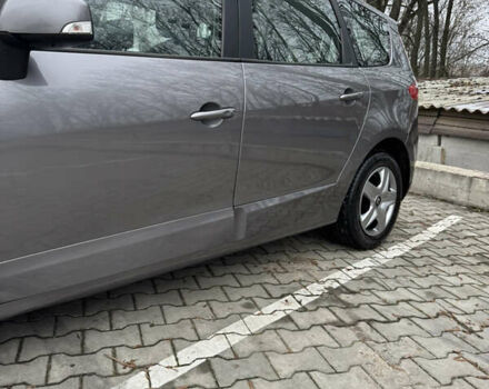 Сірий Рено Гранд Сценік, об'ємом двигуна 1.6 л та пробігом 251 тис. км за 9300 $, фото 18 на Automoto.ua