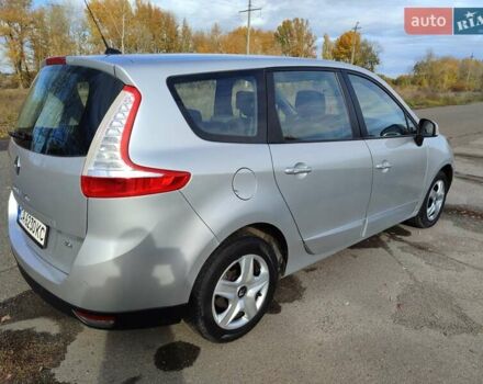 Рено Гранд Сценик 2013 в Черкассах на Automoto.ua Серый Рено Гранд Сценик, объемом двигателя 1.5 л и пробегом 254 тыс. км за 8650 $, фото 11 на Automoto.ua