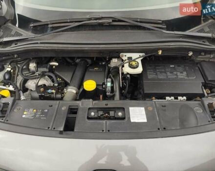 Серый Рено Гранд Сценик, объемом двигателя 1.5 л и пробегом 219 тыс. км за 10400 $, фото 33 на Automoto.ua