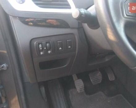 Серый Рено Гранд Сценик, объемом двигателя 1.5 л и пробегом 260 тыс. км за 10000 $, фото 9 на Automoto.ua