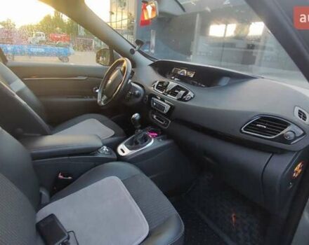 Сірий Рено Гранд Сценік, об'ємом двигуна 1.6 л та пробігом 245 тис. км за 8999 $, фото 4 на Automoto.ua