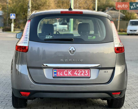 Сірий Рено Гранд Сценік, об'ємом двигуна 1.5 л та пробігом 210 тис. км за 10000 $, фото 16 на Automoto.ua