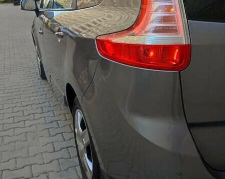 Серый Рено Гранд Сценик, объемом двигателя 1.5 л и пробегом 210 тыс. км за 9650 $, фото 13 на Automoto.ua