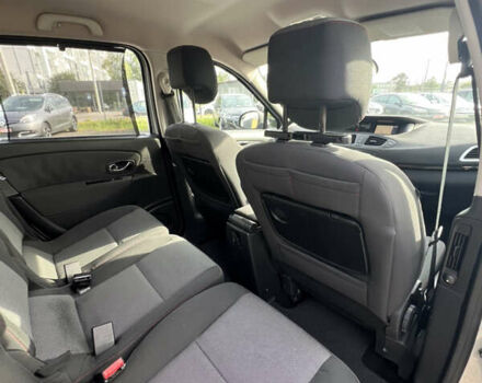 Серый Рено Гранд Сценик, объемом двигателя 1.6 л и пробегом 212 тыс. км за 8778 $, фото 32 на Automoto.ua