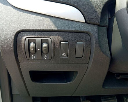 Серый Рено Гранд Сценик, объемом двигателя 1.5 л и пробегом 175 тыс. км за 9000 $, фото 8 на Automoto.ua