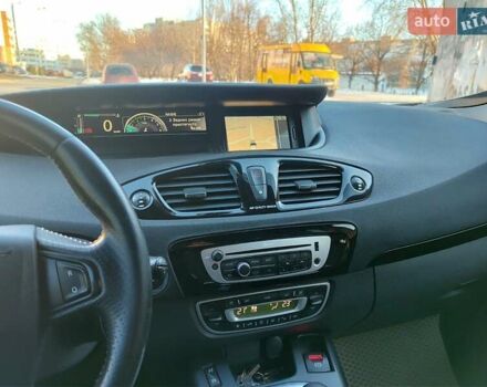 Серый Рено Гранд Сценик, объемом двигателя 1.6 л и пробегом 150 тыс. км за 10000 $, фото 4 на Automoto.ua
