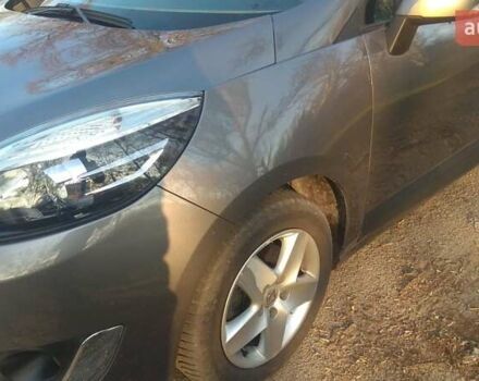 Серый Рено Гранд Сценик, объемом двигателя 1.5 л и пробегом 260 тыс. км за 10000 $, фото 4 на Automoto.ua