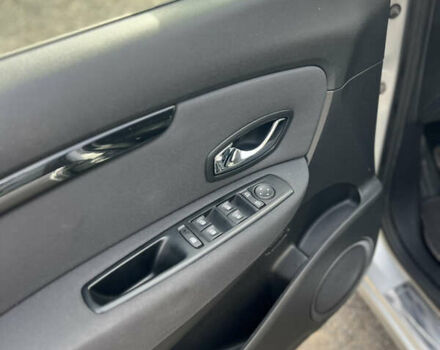 Серый Рено Гранд Сценик, объемом двигателя 1.6 л и пробегом 212 тыс. км за 8778 $, фото 12 на Automoto.ua