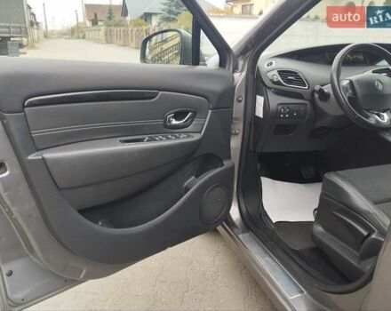 Серый Рено Гранд Сценик, объемом двигателя 1.5 л и пробегом 219 тыс. км за 10400 $, фото 17 на Automoto.ua