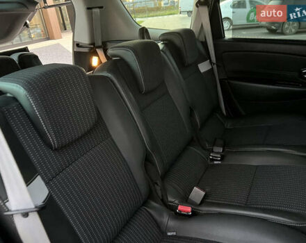 Серый Рено Гранд Сценик, объемом двигателя 0 л и пробегом 207 тыс. км за 10999 $, фото 47 на Automoto.ua