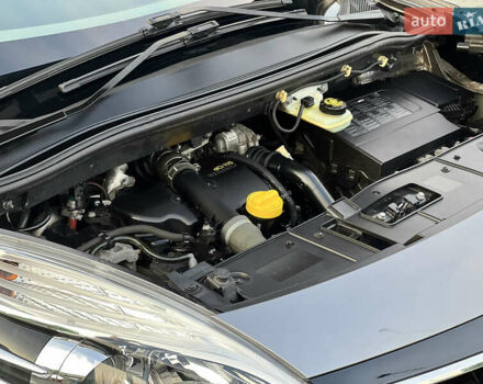 Сірий Рено Гранд Сценік, об'ємом двигуна 1.5 л та пробігом 210 тис. км за 10000 $, фото 51 на Automoto.ua