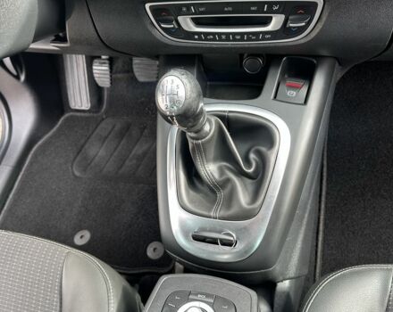 Сірий Рено Гранд Сценік, об'ємом двигуна 1.6 л та пробігом 222 тис. км за 8900 $, фото 14 на Automoto.ua