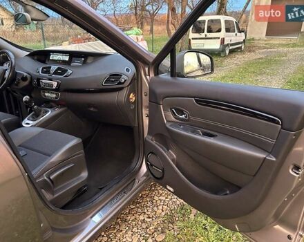 Серый Рено Гранд Сценик, объемом двигателя 1.2 л и пробегом 237 тыс. км за 7799 $, фото 46 на Automoto.ua