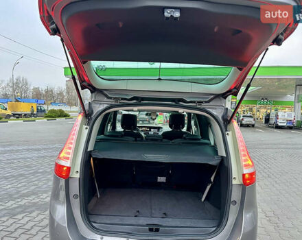 Сірий Рено Гранд Сценік, об'ємом двигуна 1.5 л та пробігом 225 тис. км за 10899 $, фото 25 на Automoto.ua