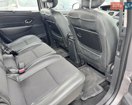 Серый Рено Гранд Сценик, объемом двигателя 1.5 л и пробегом 282 тыс. км за 9500 $, фото 21 на Automoto.ua