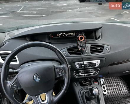 Серый Рено Гранд Сценик, объемом двигателя 1.5 л и пробегом 220 тыс. км за 8500 $, фото 16 на Automoto.ua