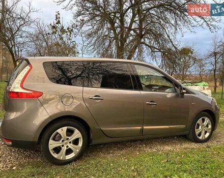 Сірий Рено Гранд Сценік, об'ємом двигуна 1.2 л та пробігом 237 тис. км за 7599 $, фото 13 на Automoto.ua