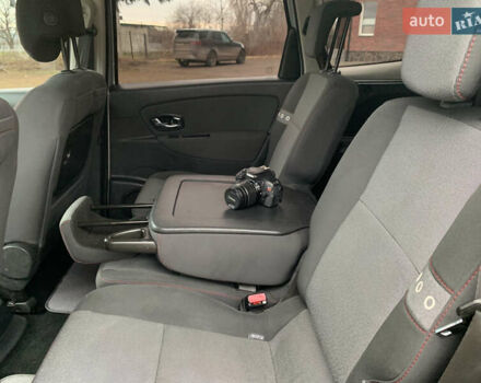 Сірий Рено Гранд Сценік, об'ємом двигуна 1.5 л та пробігом 304 тис. км за 8950 $, фото 38 на Automoto.ua